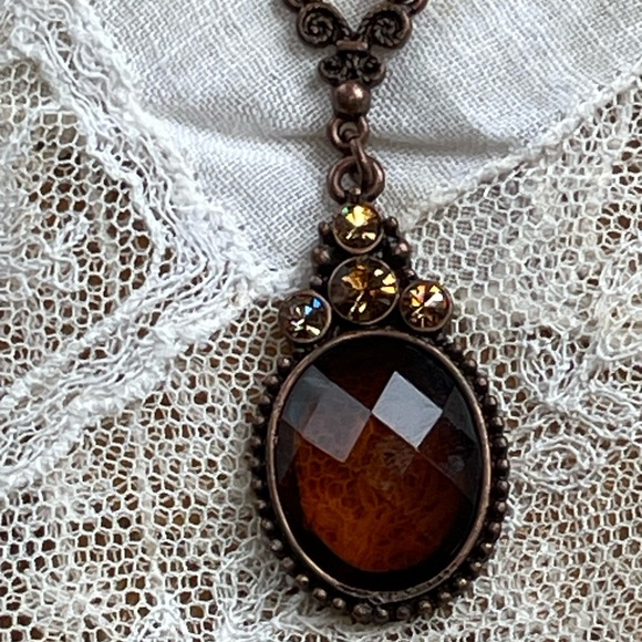 1928 Jewelry Co copper toned necklace with brown & crystal stones - Picture 5 of 7